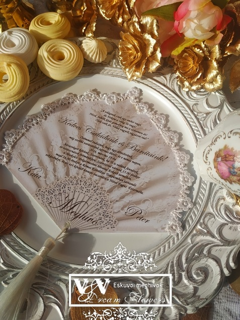 Legyező esküvői meghívó Bridgerton esküvőre csipkével